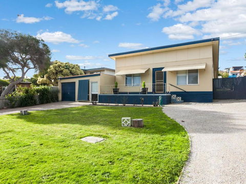 OCEAN SOUNDS Anglesea - Lightning Ridge Tourism 1