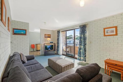 Apollo Unit 31 - Lightning Ridge Tourism 0