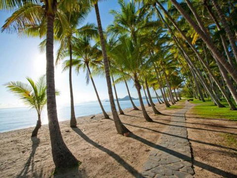 BEACH RETREAT At PALM COVE - Lightning Ridge Tourism 2
