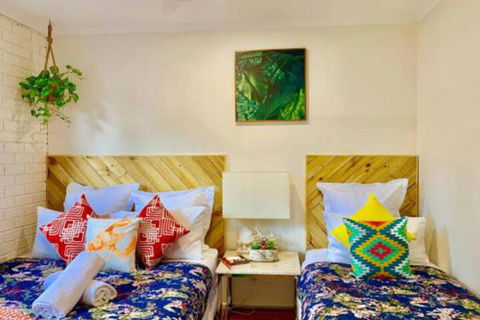 PARADISE COURT VILLA 1 Free Wifi - Lightning Ridge Tourism 2