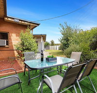The Gazebo Place - Spacious 4 Bedroom near Murray River - Lightning Ridge Tourism