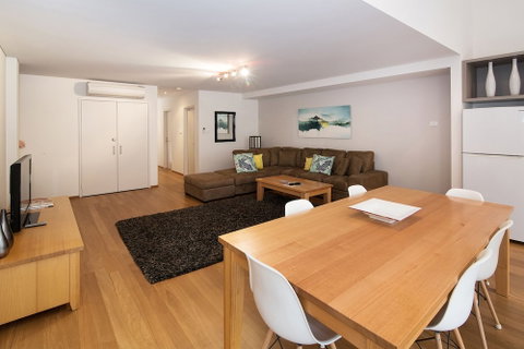 Pegasus Apartments - Lightning Ridge Tourism 1