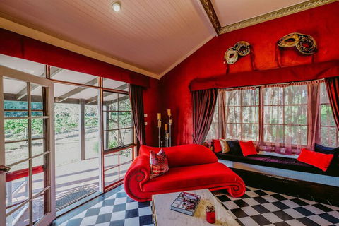 Casuarina Estate - Lightning Ridge Tourism 7