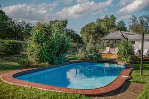 Casuarina Estate - Lightning Ridge Tourism 0