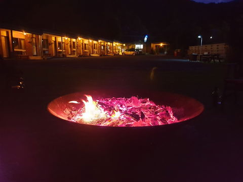 Halls Gap Motel - Lightning Ridge Tourism 1