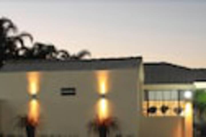  Lightning Ridge Tourism