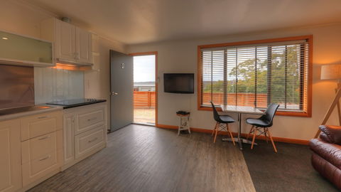Sweetwater Villas - Lightning Ridge Tourism 2
