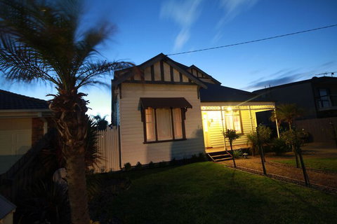 Pelican Sands Bed & Breakfast - Lightning Ridge Tourism 2