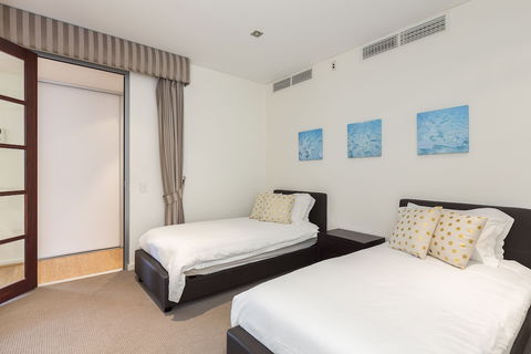 Gallery Serviced Apartments - Lightning Ridge Tourism 4