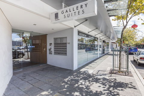 Gallery Serviced Apartments - Lightning Ridge Tourism 1