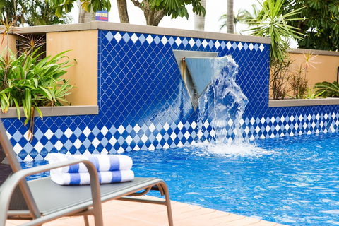 Mackay Resort Motel - Lightning Ridge Tourism 3