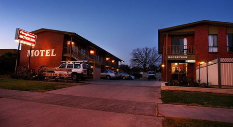 Ploughmans Motor Inn - Lightning Ridge Tourism 2