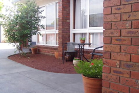 Kardinia Park Motel - Lightning Ridge Tourism 2