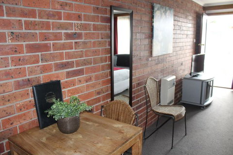 Kardinia Park Motel - Lightning Ridge Tourism 6