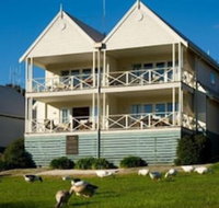 Lakeside Suites 1 - Lightning Ridge Tourism
