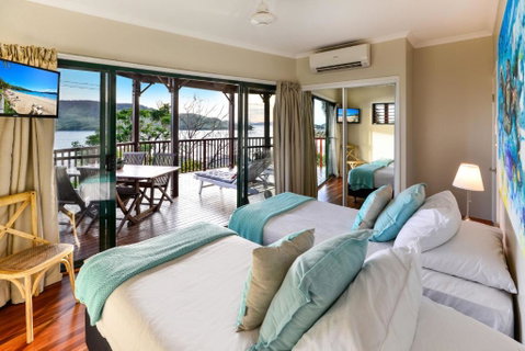 NEWLY BEAUTFULLY RENOVATED 16 The Casuarina 3 Bedroom House With 180 Degree Ocean Views - Lightning Ridge Tourism 3