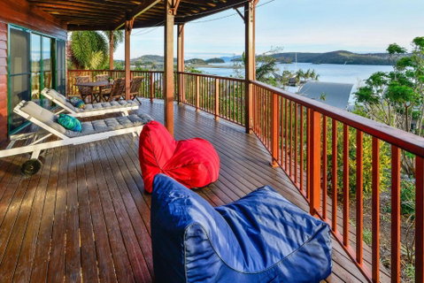 NEWLY BEAUTFULLY RENOVATED 16 The Casuarina 3 Bedroom House With 180 Degree Ocean Views - Lightning Ridge Tourism 4