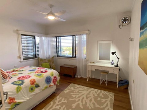 A Drop In The Ocean Kingscliff - Lightning Ridge Tourism 4