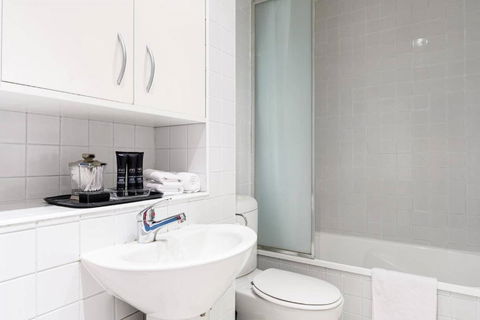 LUCY Stylish City Vibe & Views - Lightning Ridge Tourism 4