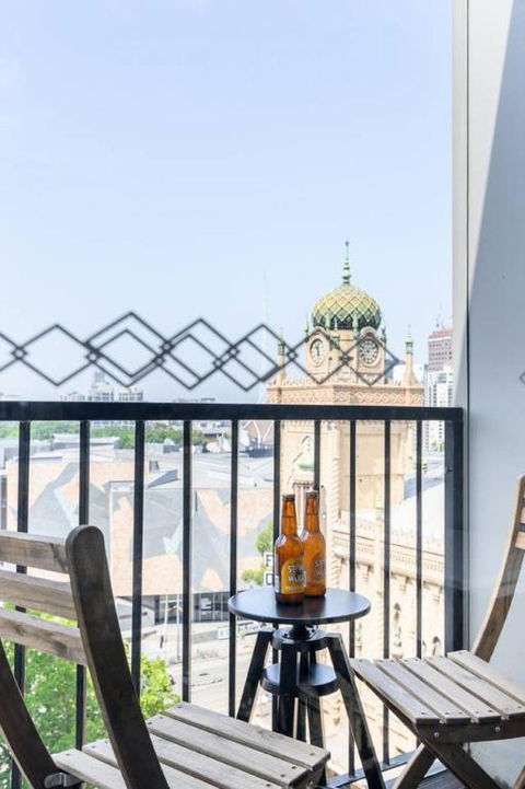 LUCY Stylish City Vibe & Views - Lightning Ridge Tourism 5