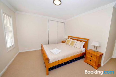 Brookwater Waterfront On Lake Mulwala - Lightning Ridge Tourism 5