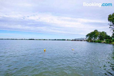 Brookwater Waterfront On Lake Mulwala - Lightning Ridge Tourism 4