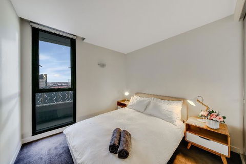 A Modern 2BR CBD Apt City Views FREE Parking - Lightning Ridge Tourism 6