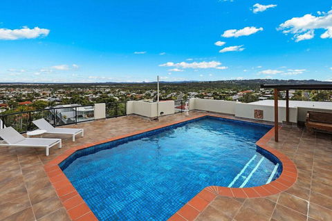 PRTFINO Ultimate Penthouse - Lightning Ridge Tourism 1