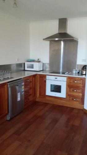 St Helens On The Bay Apartments - Lightning Ridge Tourism 5