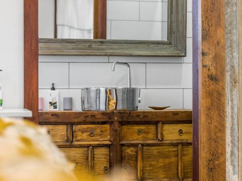 Black Beauty Studio - Lightning Ridge Tourism 1
