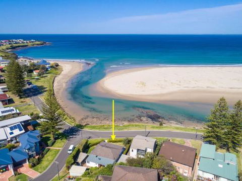 THE BEACH HOUSE Gerroa 4pm Check Out Sundays - Lightning Ridge Tourism 0