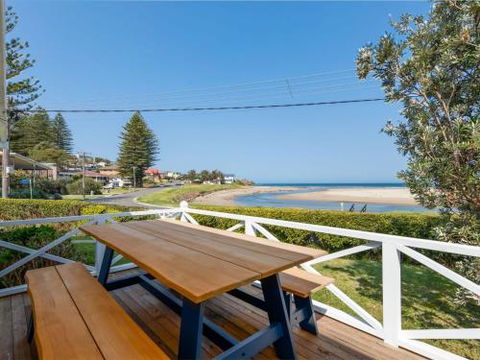 THE BEACH HOUSE Gerroa 4pm Check Out Sundays - Lightning Ridge Tourism 4