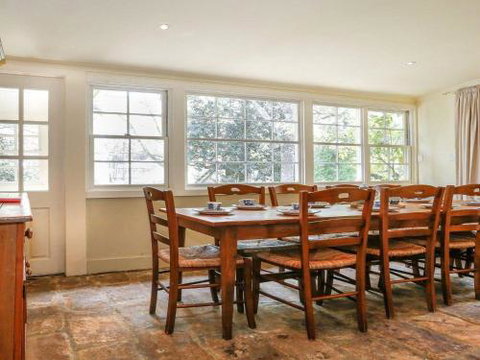 LAVENDER COTTAGE Alpine Southern Highlands 4pm Check Out Sundays - Lightning Ridge Tourism 4