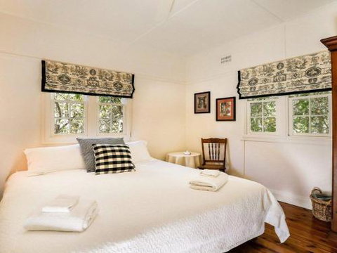 LAVENDER COTTAGE Alpine Southern Highlands 4pm Check Out Sundays - Lightning Ridge Tourism 6