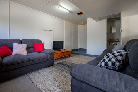 Underwood Road 62 - Lightning Ridge Tourism 0