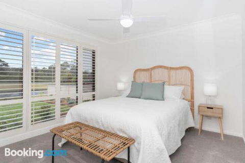 Lake Dreaming 4 Lulworth - Lightning Ridge Tourism 2