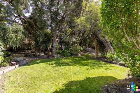 Garden By The Bay - Lightning Ridge Tourism 2