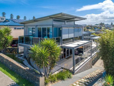 TASMAN DRIVE Gerringong 4pm Check Out Sundays - Lightning Ridge Tourism 6