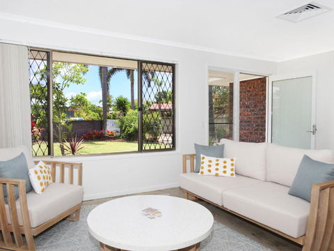 April 19 4 Bedroom Home On Canal With Pool Pontoon Aircon & WiFi! - Lightning Ridge Tourism 4