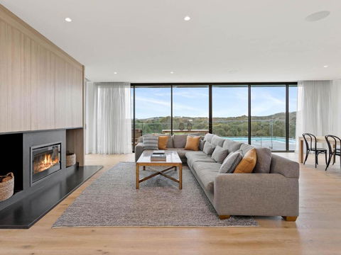 Fairway Views - Lightning Ridge Tourism 4