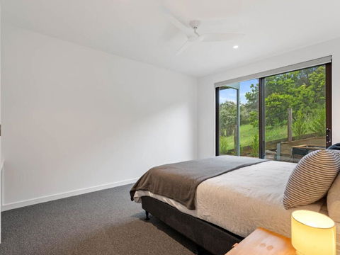 Fairway Views - Lightning Ridge Tourism 6