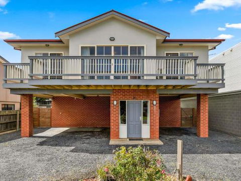 Beach House Phillip Island - Lightning Ridge Tourism 3