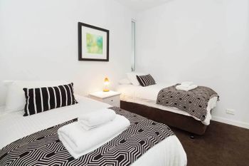 Location Views & Style - Lightning Ridge Tourism 1