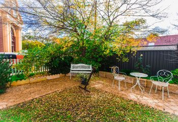 Spooky Hall Motel - Lightning Ridge Tourism 3