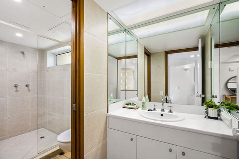 Garden Penthouse Netanya - Lightning Ridge Tourism 4