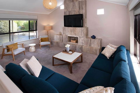 Gifford Getaway - Lightning Ridge Tourism 6