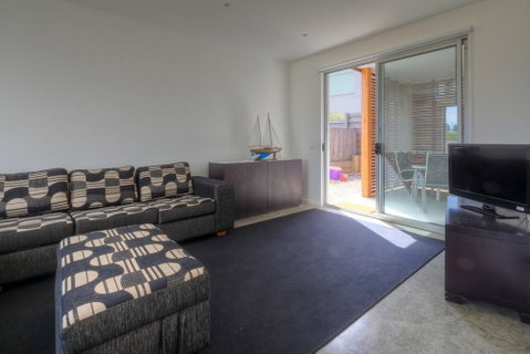 Villa Moyne - Lightning Ridge Tourism 5