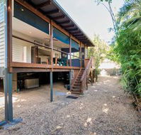 Modern 3 Bedroom Treehouse - Lightning Ridge Tourism