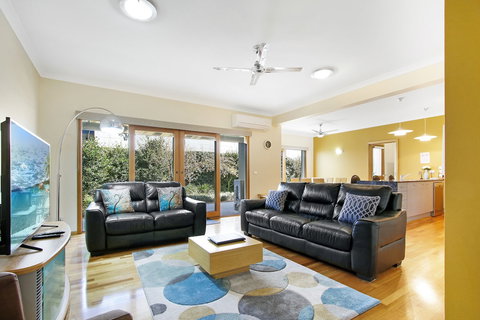 Apartments On Church - Unit 7 - Lightning Ridge Tourism 4