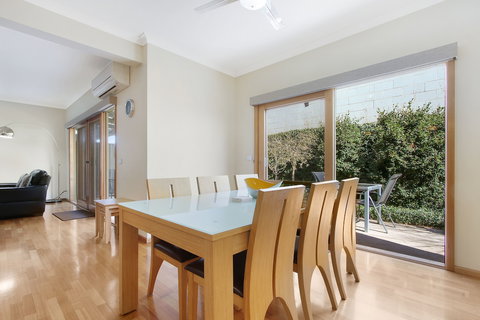 Apartments On Church - Unit 7 - Lightning Ridge Tourism 1